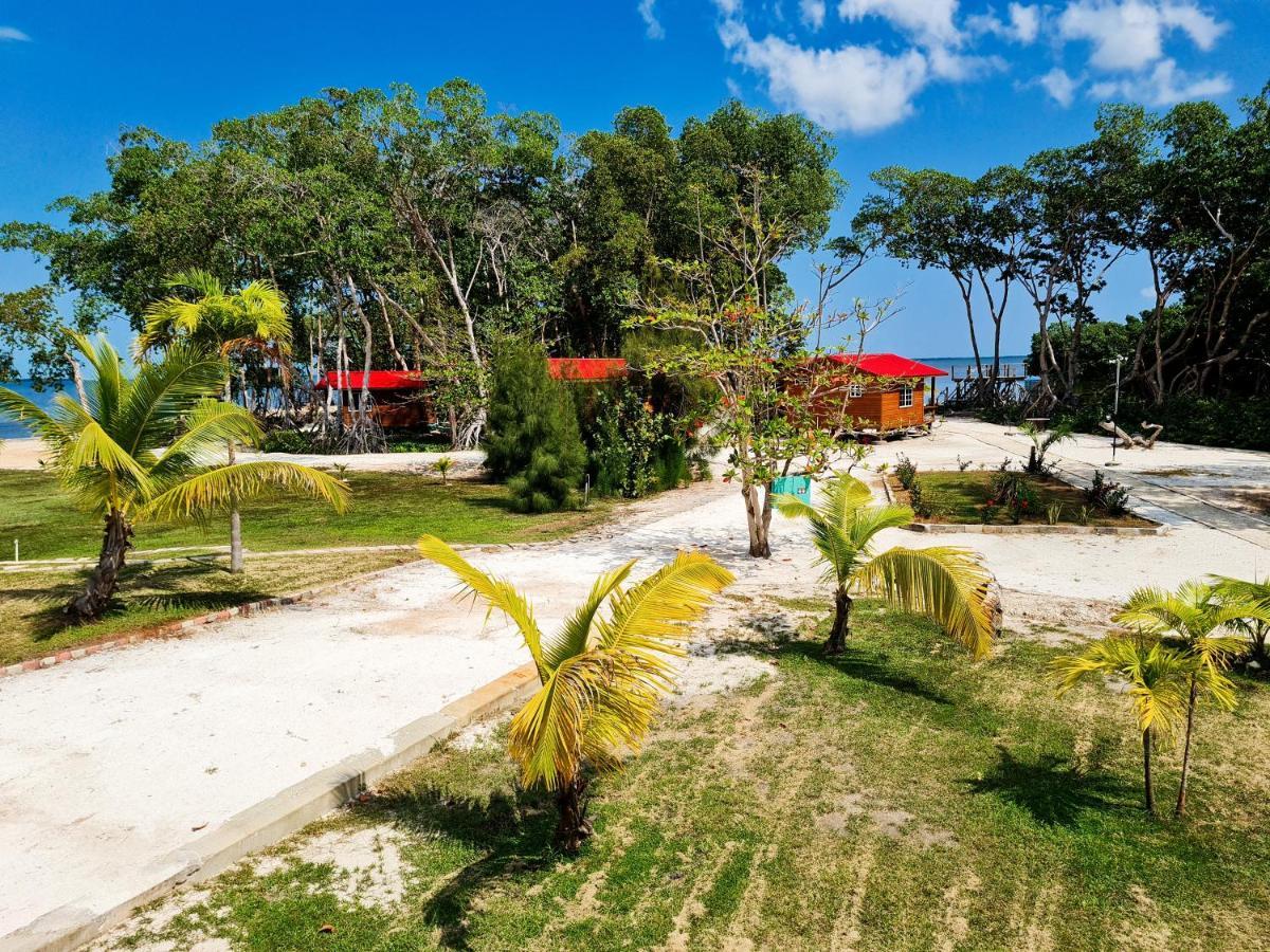 Seaside Chateau Resort Белиз Сити Екстериор снимка