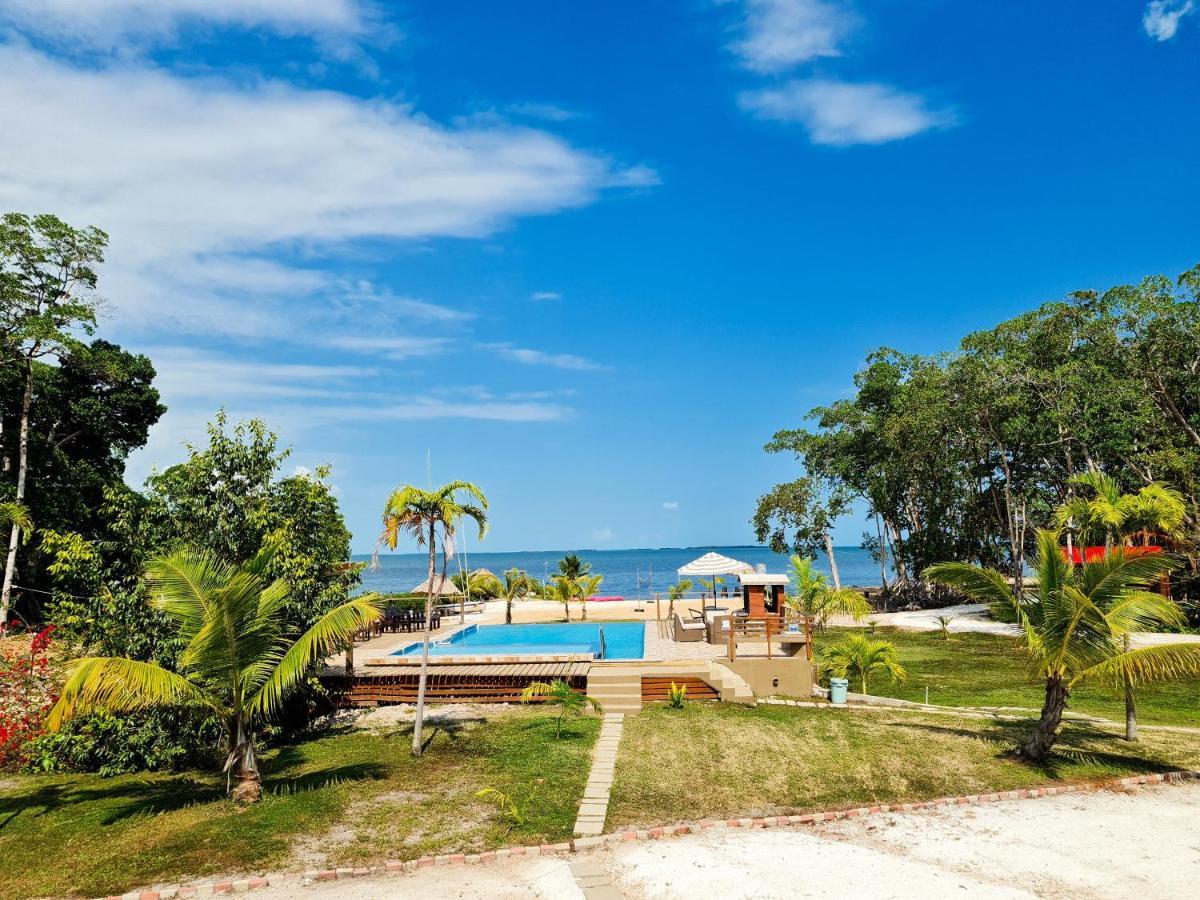 Seaside Chateau Resort Белиз Сити Екстериор снимка