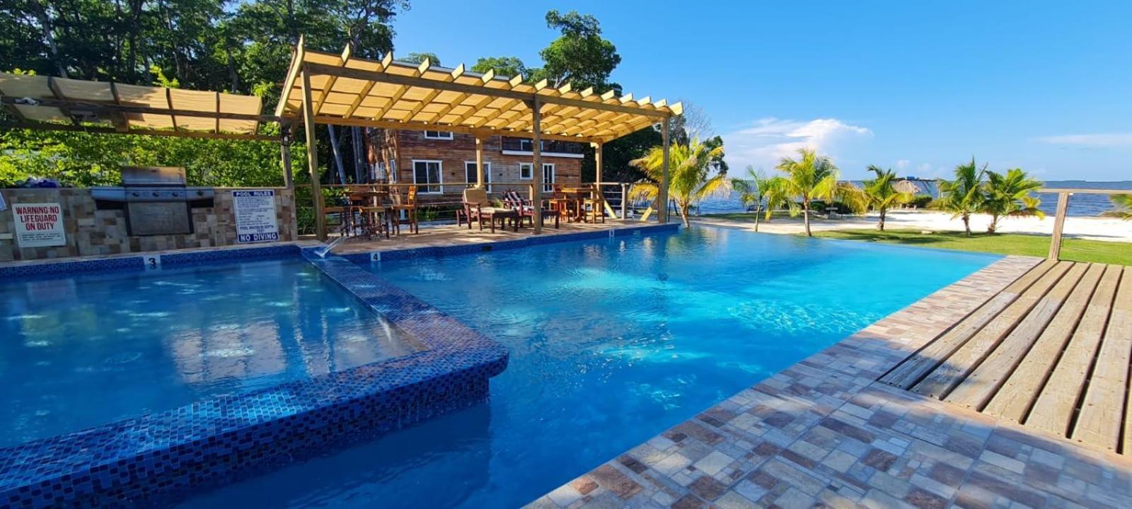 Seaside Chateau Resort Белиз Сити Екстериор снимка