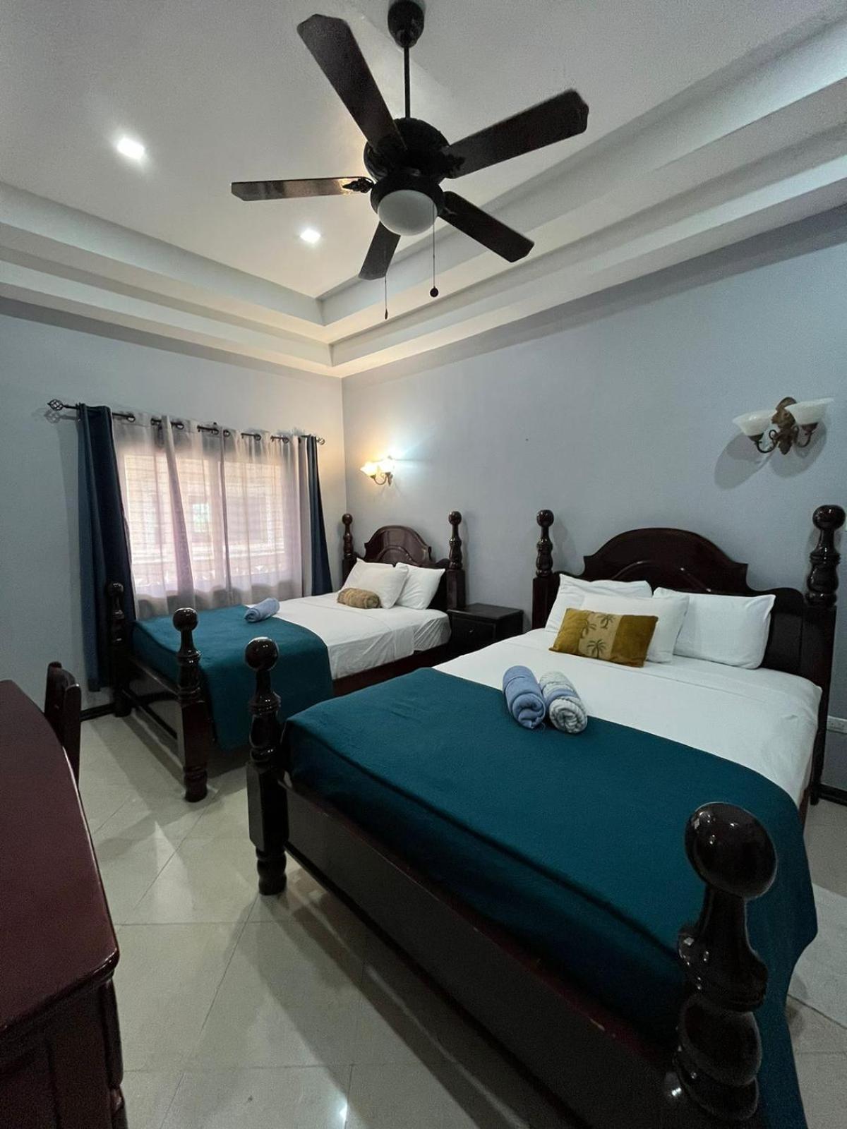 Seaside Chateau Resort Белиз Сити Екстериор снимка