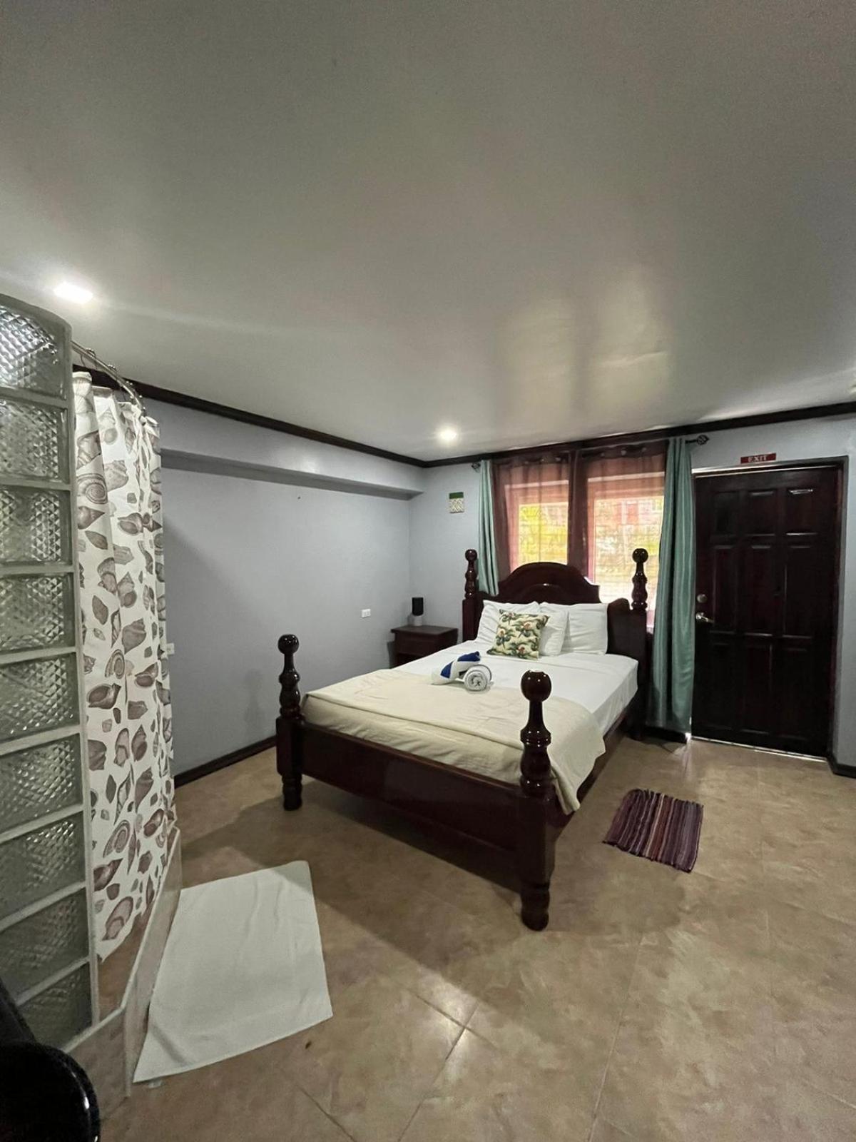 Seaside Chateau Resort Белиз Сити Екстериор снимка