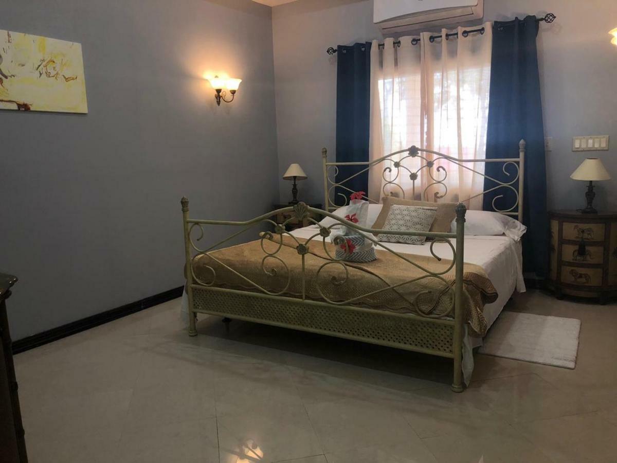 Seaside Chateau Resort Белиз Сити Екстериор снимка